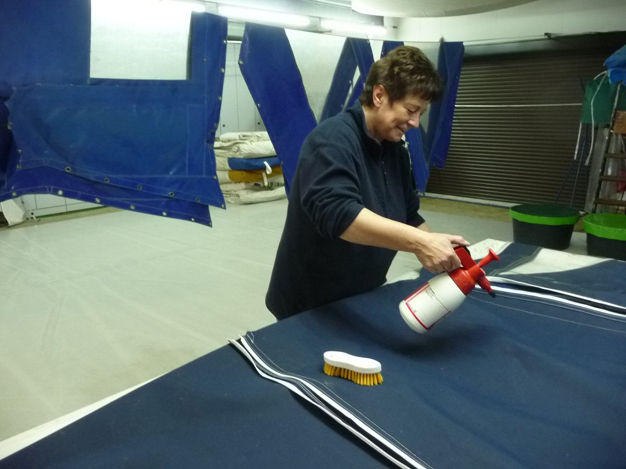 Waschen, Reparatur und Pflegeservice Ihrer Bootspersenning